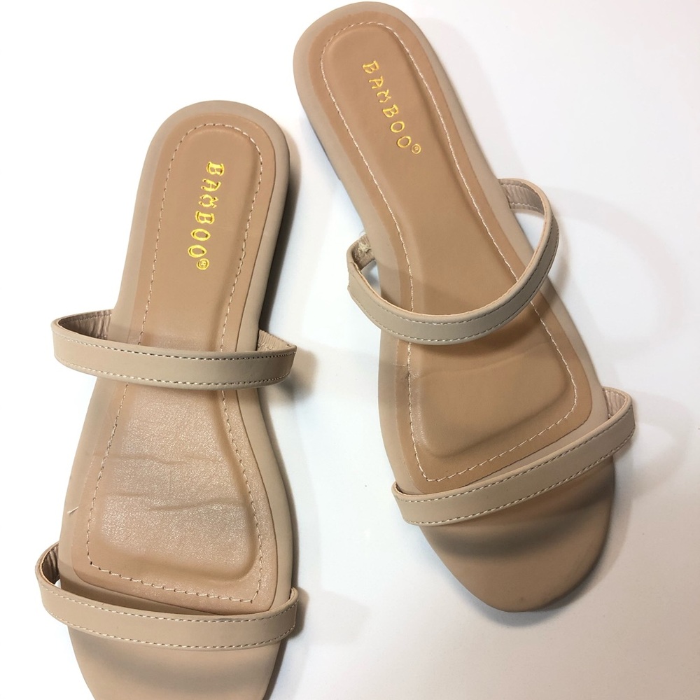 COPY - Nude flat sandals